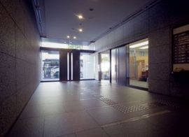 三友常盤橋ビル エントランスホール　画像