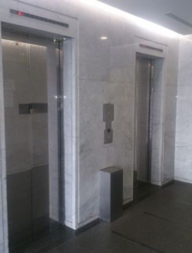 新宿北西ビル エレベーターホール　写真