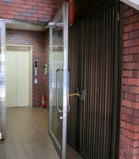 ILLUMIRISE神保町(旧:映文社ビル) エントランス