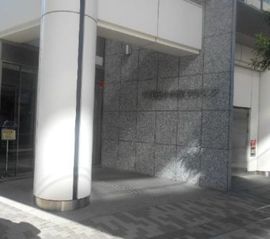 千代田小川町クロスタ エントランス　写真