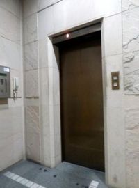 市ヶ谷クロスプレイス(旧：近代科学社ビル) エレベーターホール　写真