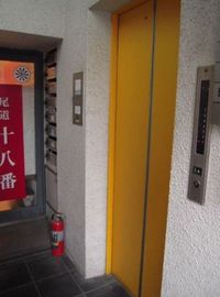 新正堂第一ビル エレベーターホール　写真