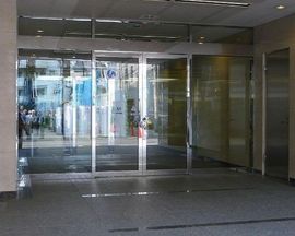 OJビル エントランス　写真