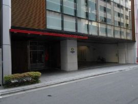 上村工業東京支社ビル エントランス　写真