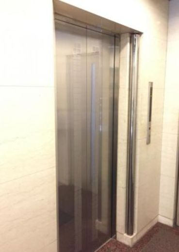 日本橋グレイスビル エレベーターホール　写真