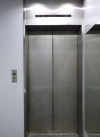 M&Cビル エレベーターホール　写真