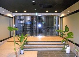 キュアーレYMD エントランスホール　写真