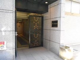 Y'sクレスト エントランス　写真