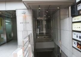 渋谷THビル エントランス　写真