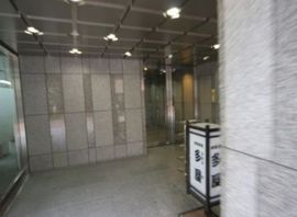 渋谷THビル エントランスホール　写真