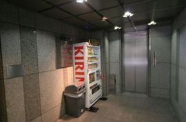 渋谷THビル エントランスホール　写真