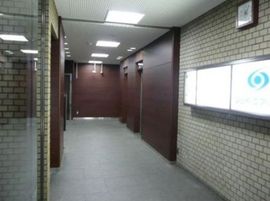 りそな新橋ビル エントランスホール　写真