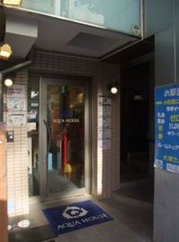 Ando Building エントランス　写真