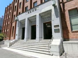 市政会館 エントランス　写真