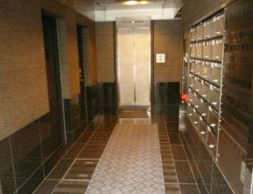 日本橋優和ビル エントランスホール　写真