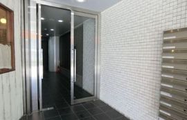 日宝九段下ビル エントランス　画像