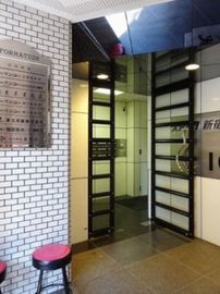 ストーク新宿井岡ビル エレベーターホール　写真