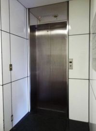 ストーク新宿井岡ビル エレベーター　写真