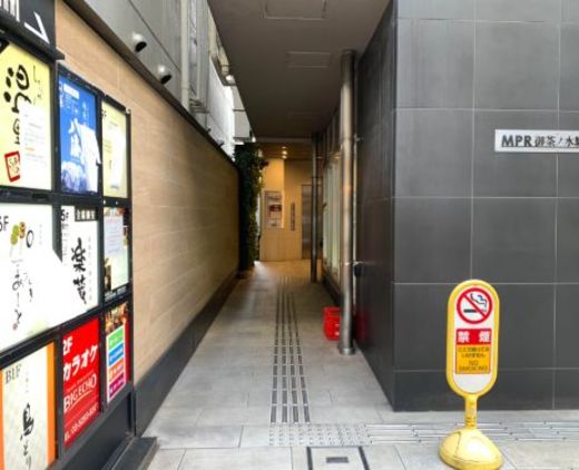 MPR御茶ノ水駅前ビル エントランス　写真
