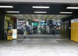 久保ビル(新宿) エントランス　写真