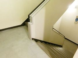 恵比寿MFビル 階段　写真