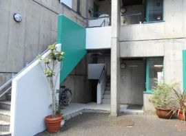 木島ビル エントランス　写真