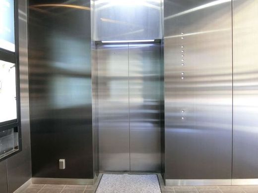 銀座四丁目タワー エレベーター　写真