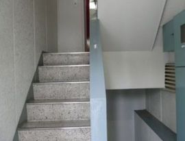 かどやビル エントランスホール　写真