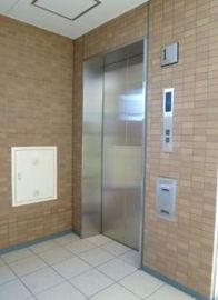 代官山眺めのいい家（店舗・事務所） エレベーターホール　写真