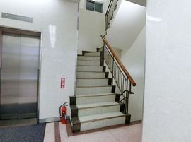 第一銀座ビル 階段　写真