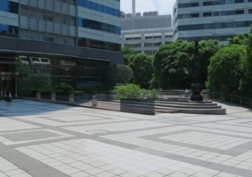 紀尾井町ビル 敷地内　写真