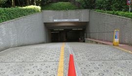 紀尾井町ビル 駐車場　写真