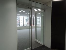 VORT秋葉原maxim 出入口　写真
