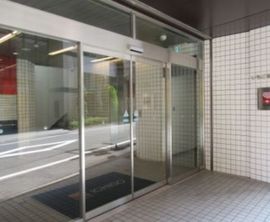 いちご箱崎ビル エントランス　写真