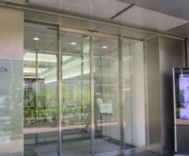 Daiwa銀座ビル エントランス　写真