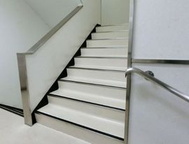 昭和ビル 階段