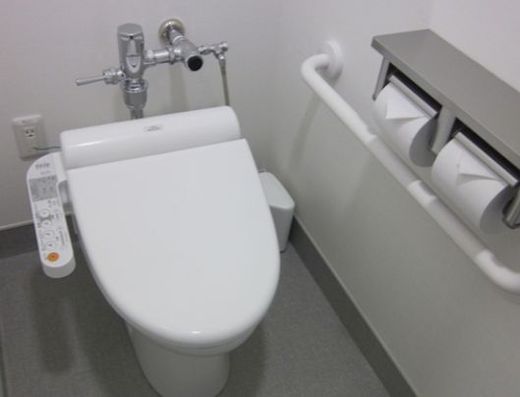 新四curumuビル トイレ