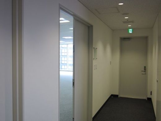 新四curumuビル 出入り口
