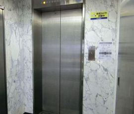 セントラル共立ビル エレベーター