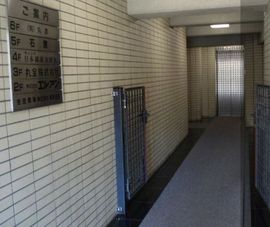 丸彦ビル 廊下