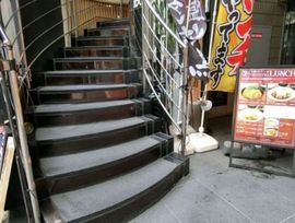 赤坂ゆうビル 階段