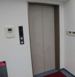 トーハン淡路町ビル 乗り口