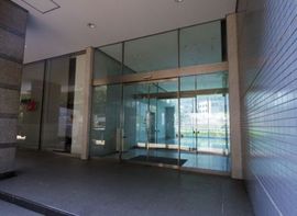 DS海岸ビル（旧：プレミア海岸ビル） エントランス　写真