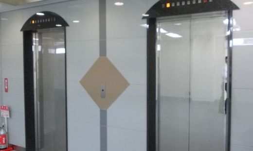 KDX神田駅前ビル エレベーター　写真