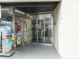 森伝ビル エントランス　写真