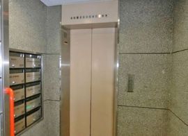 日本橋貝新NYビル 乗り口