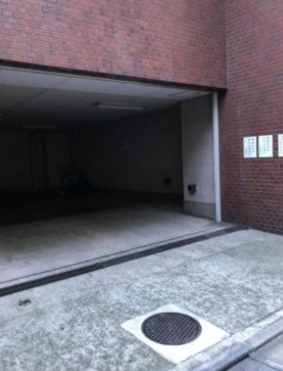 グランドメゾン新宿御苑 駐車場　写真