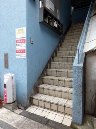 第83東京ビル 外階段