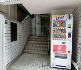 東屋ビル エントランス