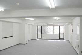 東屋ビル 内装